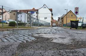 Margarethenstraße in Gotha mit Schlaglöchern.