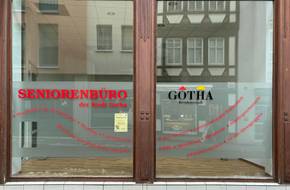 Schaufensteransicht vom Seniorenbüro der Stadt Gotha