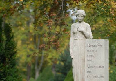 Gedenkstein auf dem Gothaer Hauptfriedhof © Lutz Ebhardt