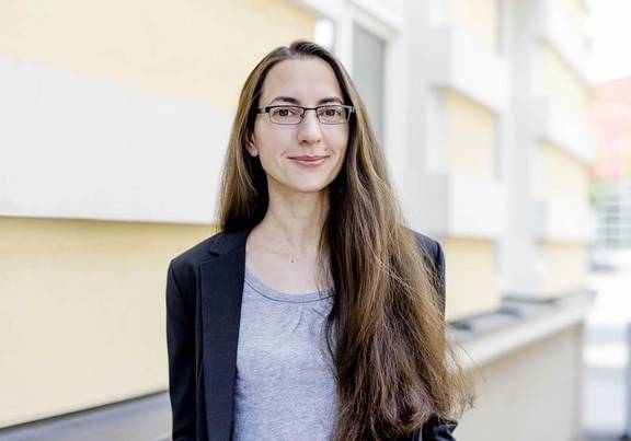 Stadtschreiberin Dr. Carola Gruber Portraitfoto Stadtschreiberin Dr. Carola Gruber, öffnet größere Ansicht